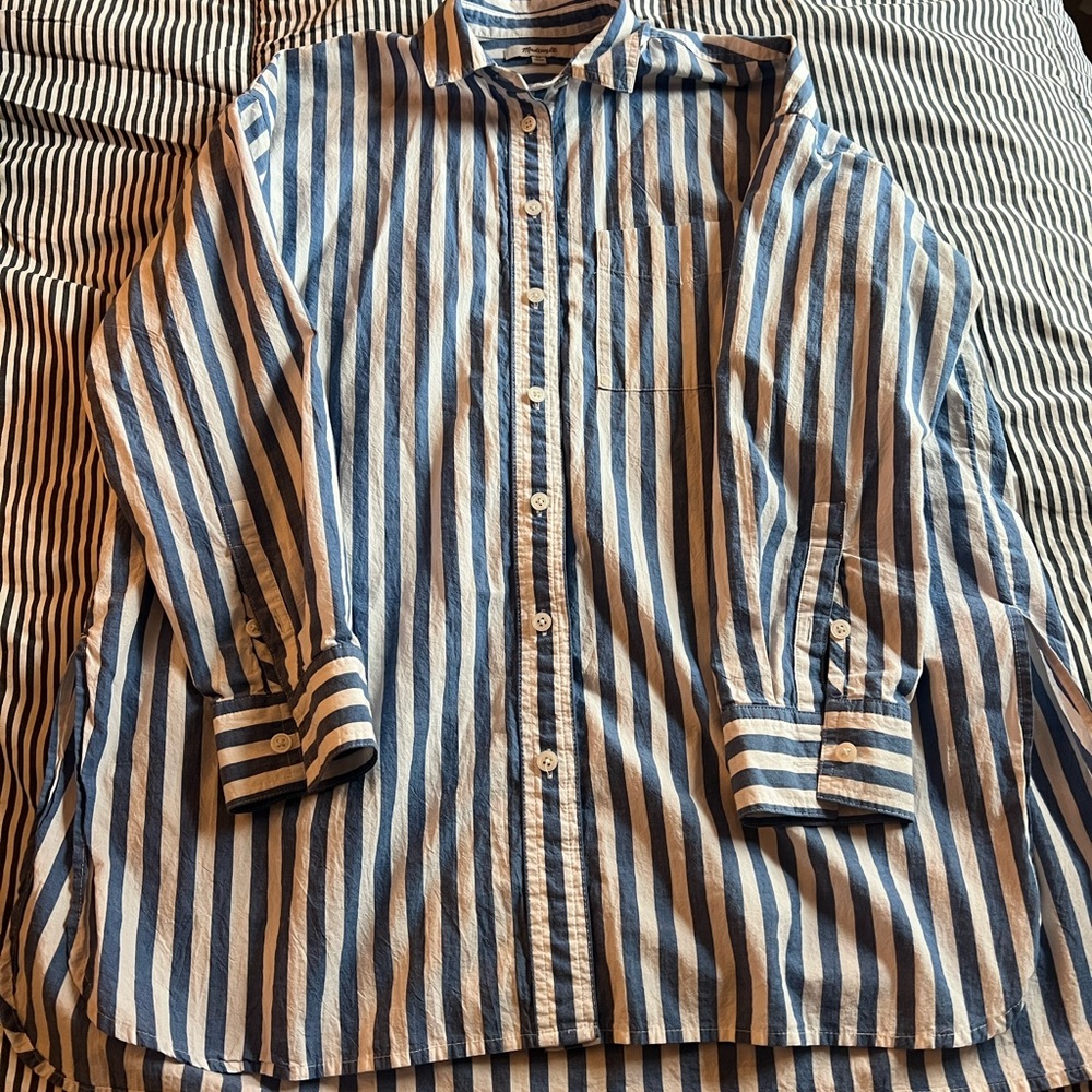 Madewell the signature poplin oversized shirt in springy stripe (blue and white)